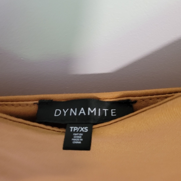 Dynamite crop top xs in golden colour. Worn once. Great with a waist high skirt. - Picture 2 of 2